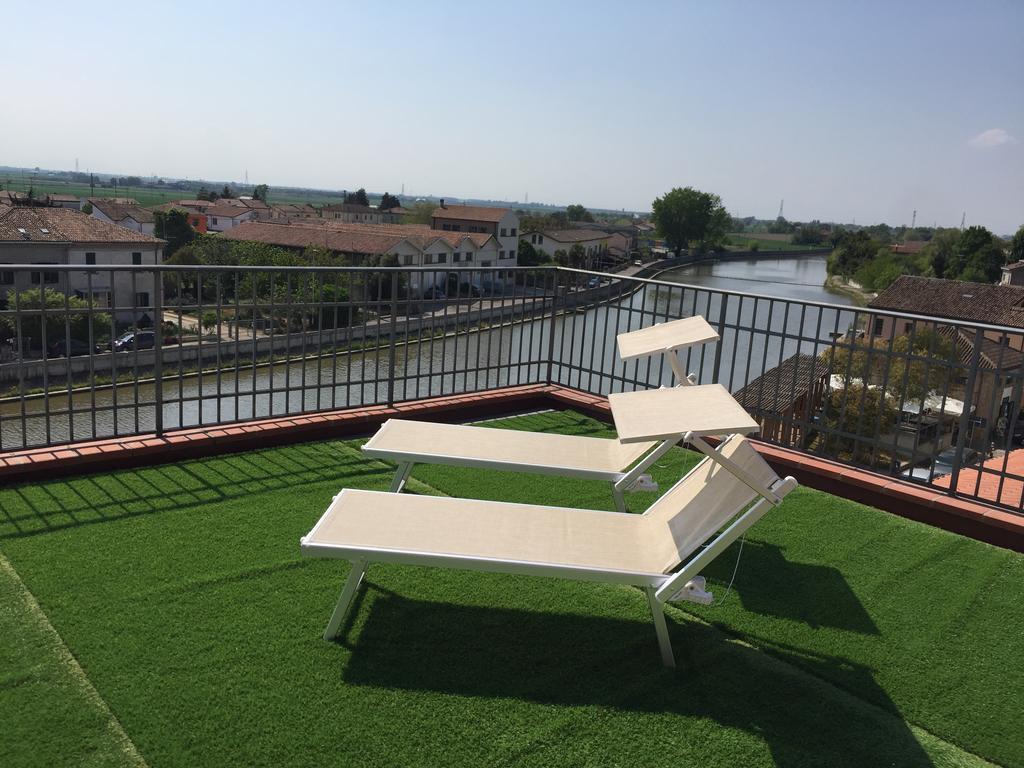 Palazzo Spada - Attico Con Terrazza Vista Fiume In Centro Codigoro Eksteriør billede