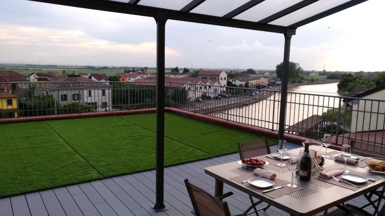 Palazzo Spada - Attico Con Terrazza Vista Fiume In Centro Codigoro Eksteriør billede